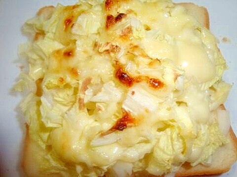 白菜とカマンベールチーズのマヨトースト